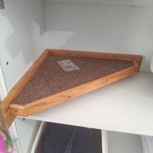 CAT WALL CORNERS - BRY06