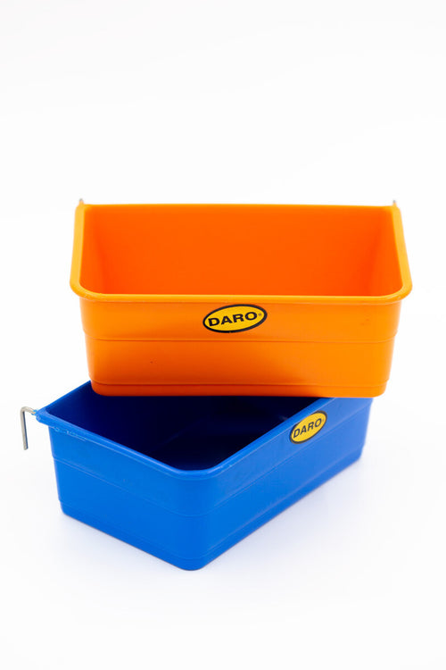Daro Plastic Coop Cup With Wire Hooks
