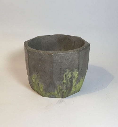 Concrete pots / planters - O8