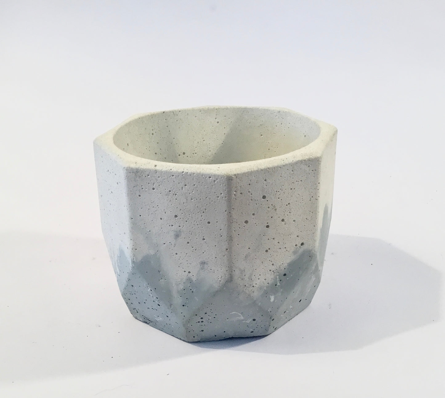 Concrete pots / planters - O6