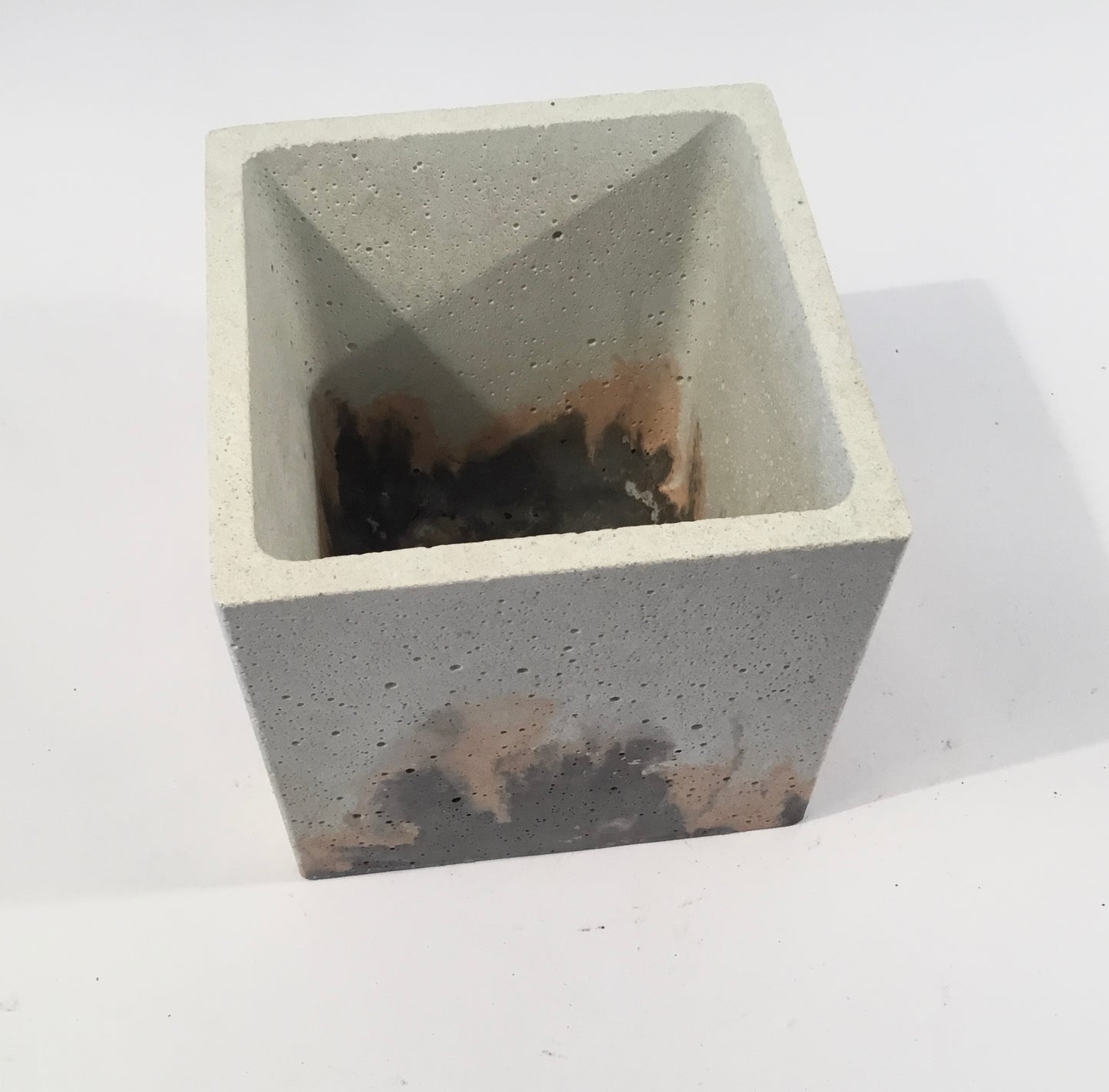 Concrete pots / planters - O9