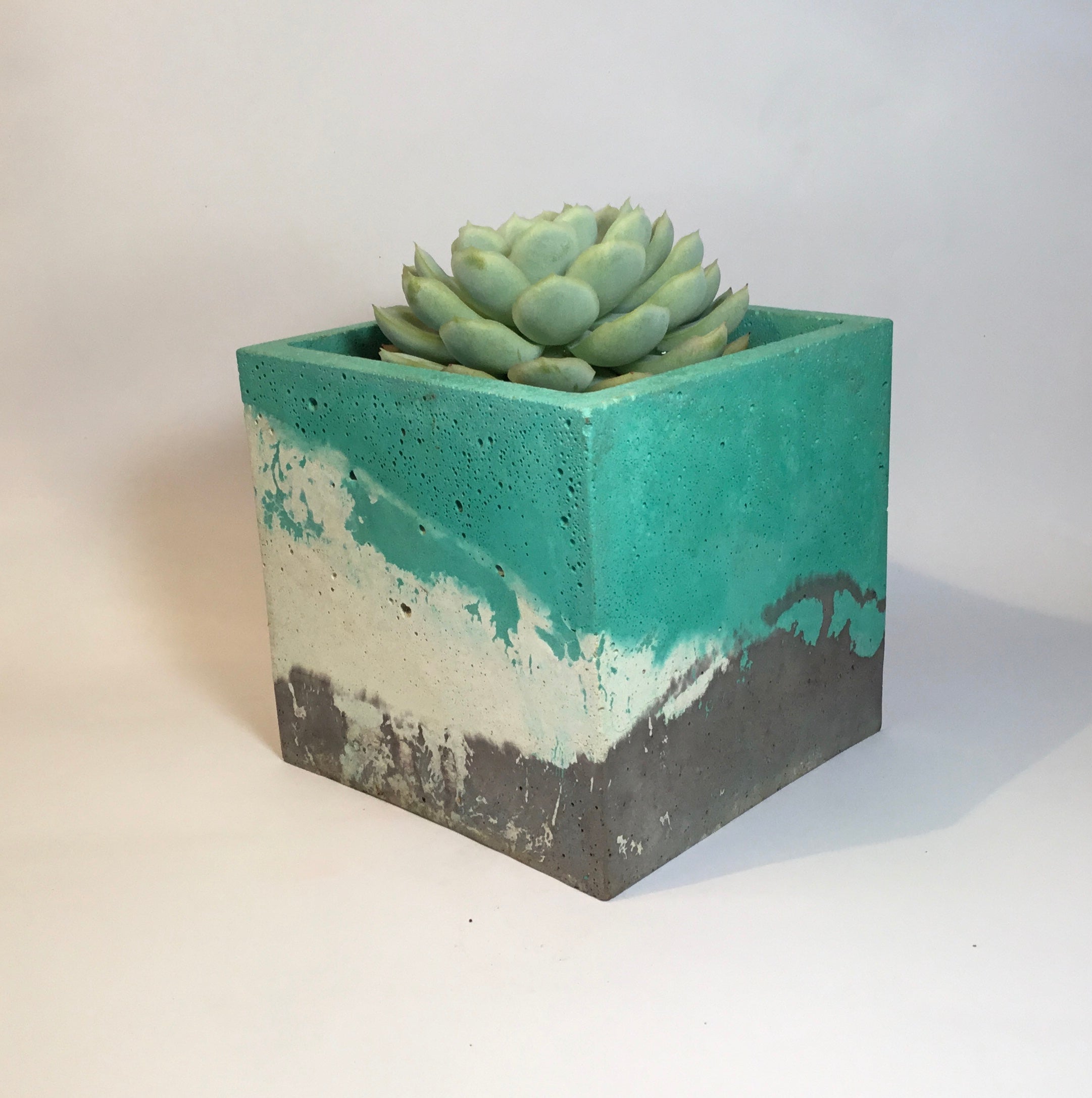 Concrete pots - Large square L14