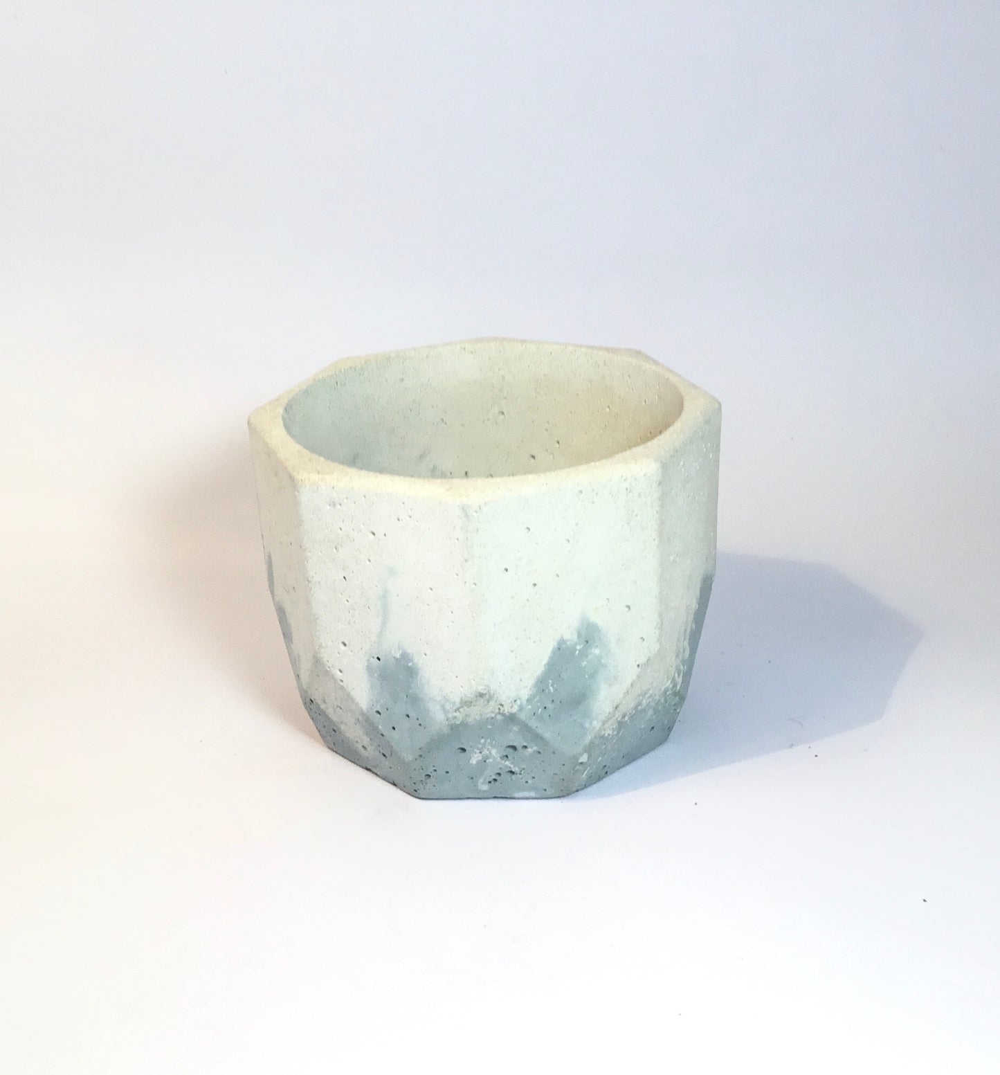 Concrete pots / planters - O6