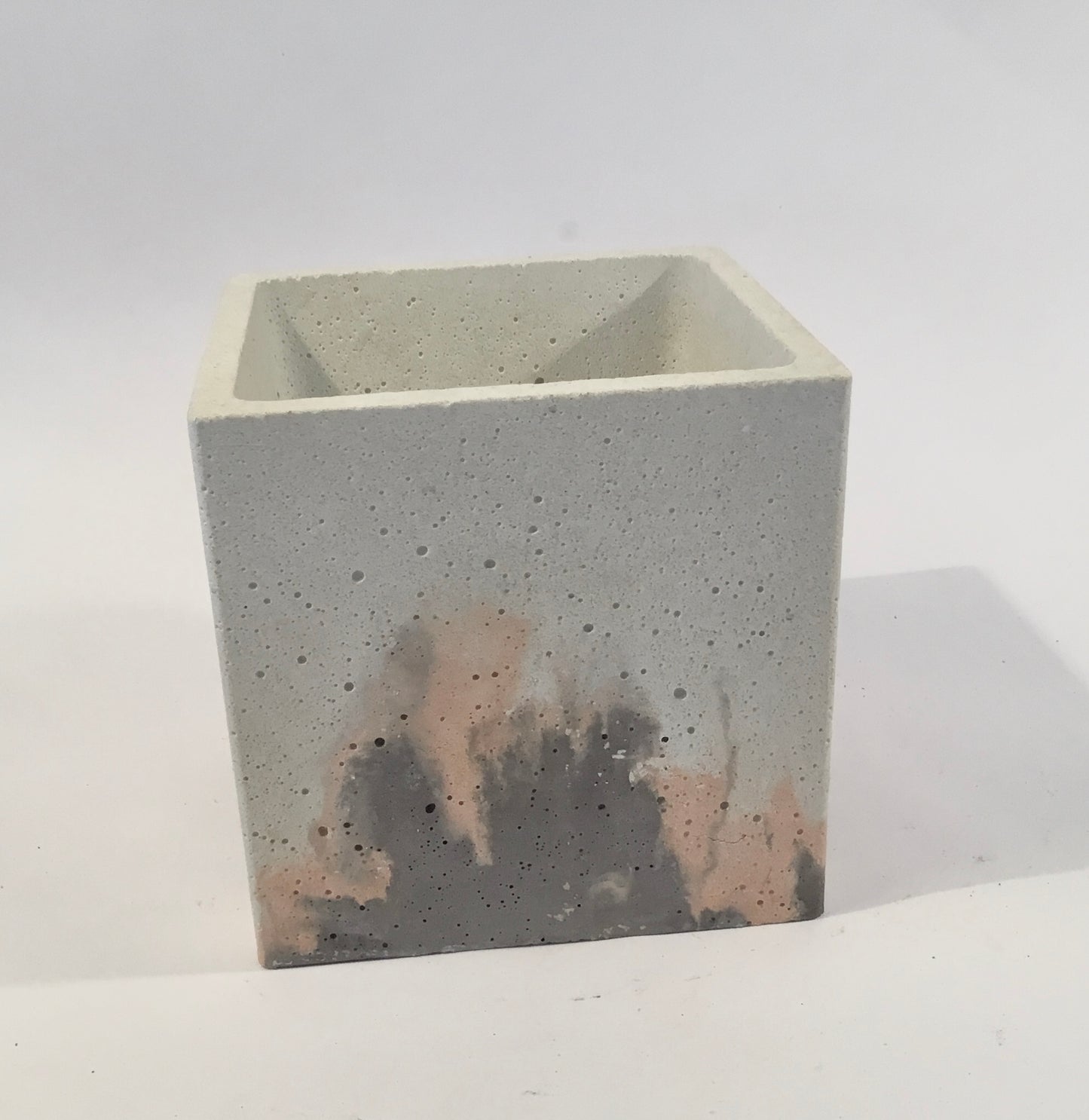 Concrete pots / planters - O9