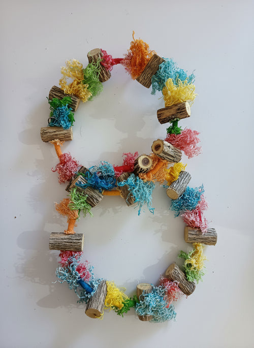 Akwa Figure 8 Bird Toy