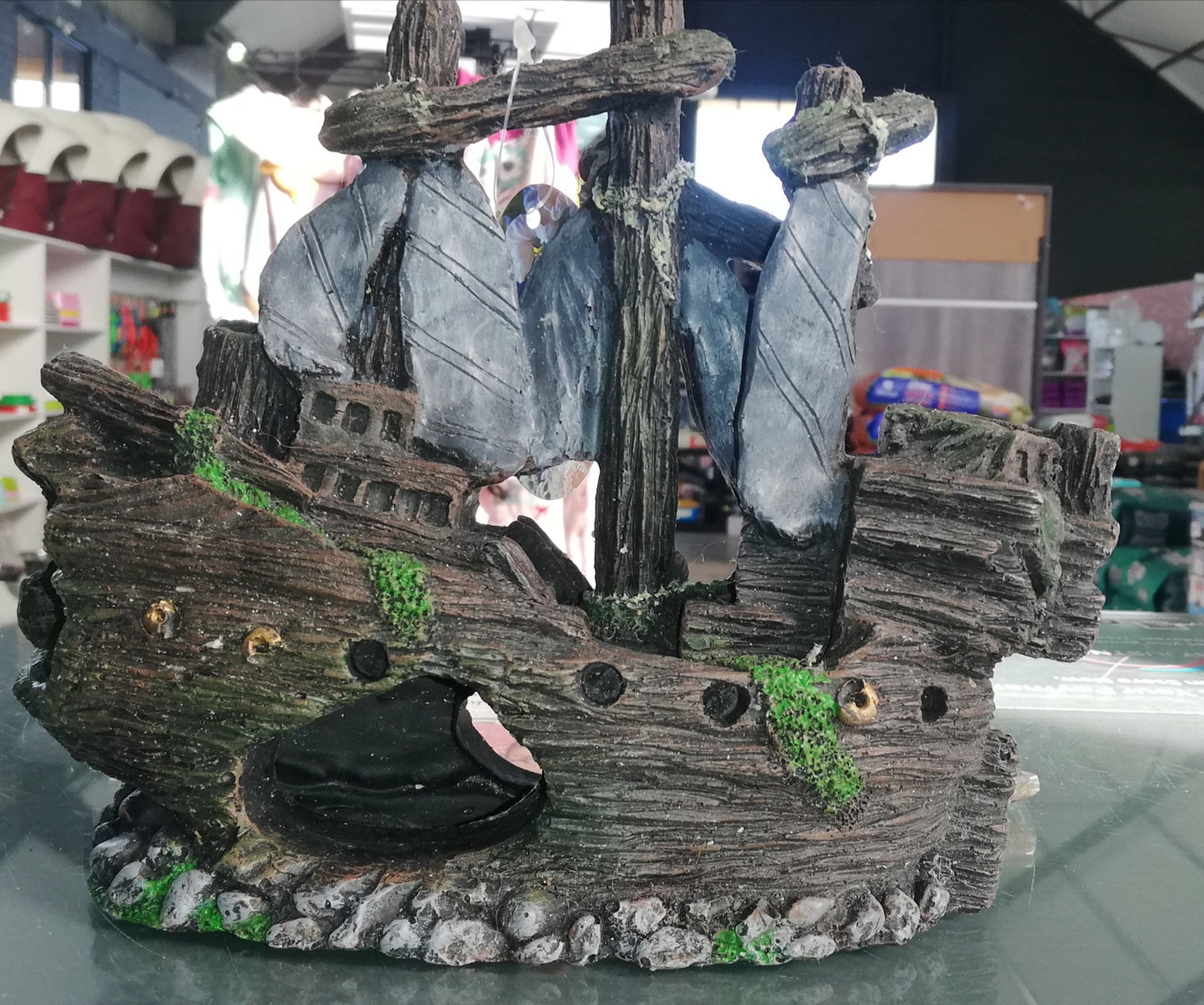 Shipwreck 26x8x30cm